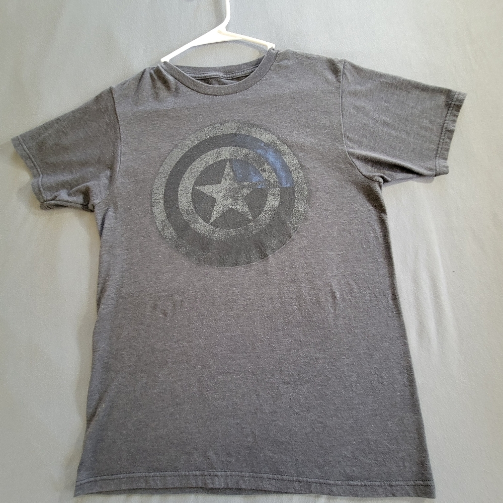 Marvel Gray Captain America Shield Tee - Men's S (Unisex)